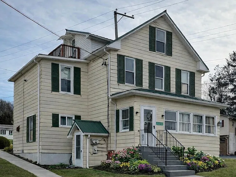 1501 Main St #B — Photo 1