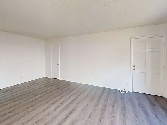 4th image of 46 E Plymouth St #3