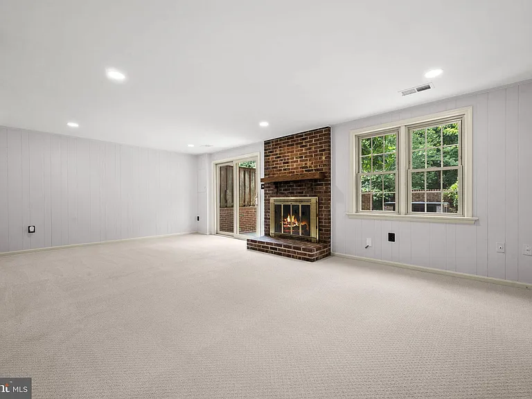 6056 Morgan Ct — Photo 56