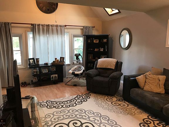4th image of 338 Pleasantview Dr