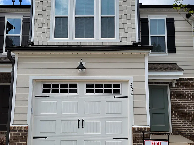 424 Glen Clova Dr — Photo 2