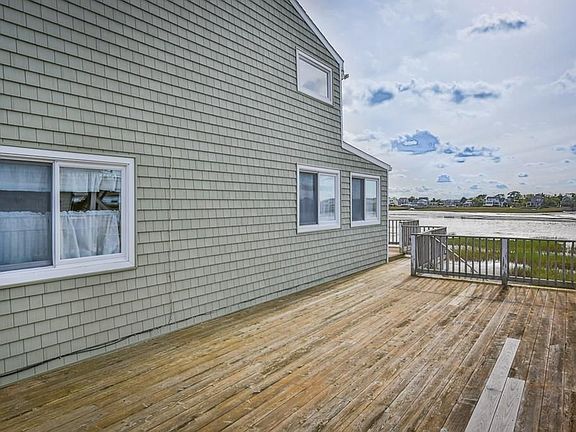 P05 - View of Side Deck