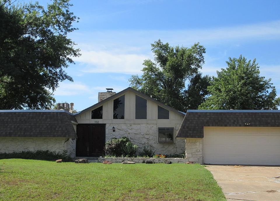 1st image of 102 Redbird Cir