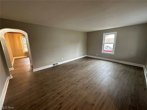 3rd image of 173 Homestead Dr