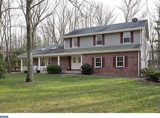 4 Tyburn Ln, Hopewell, NJ 08525