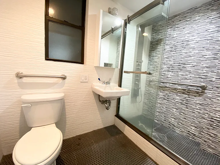 80 Delancey St #2U — Photo 8