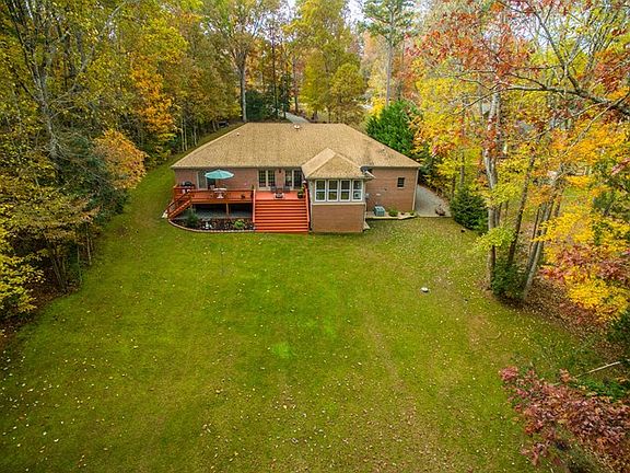 3rd image of 603 Alexander Dr
