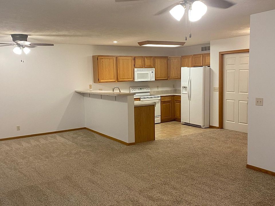 Living/kitchen Open Floor Plan