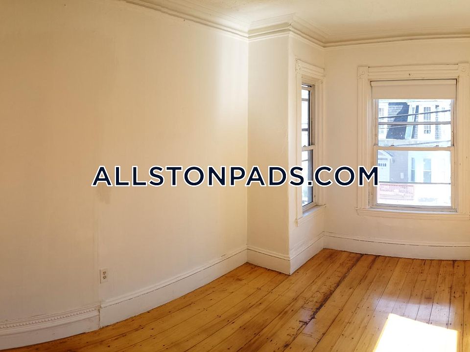2nd image of 17 Higgins St #2A
