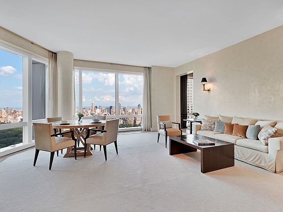 4th image of 25 Columbus Cir #61B