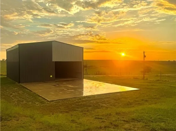 2015 County Line Rd #455, Coupland, TX 78615