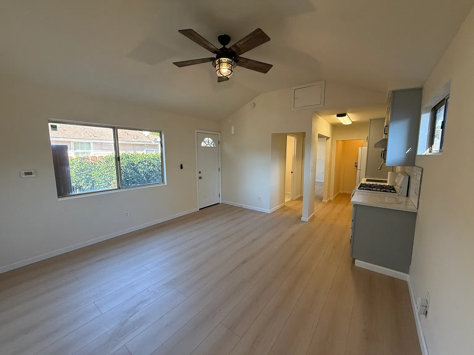 1 bed, 525 sqft, $1,800 — Photo 3