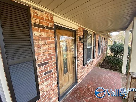 4th image of 517 Harolds Dr NW