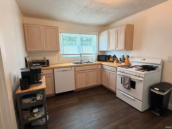 4th image of 808 W Ralston Dr