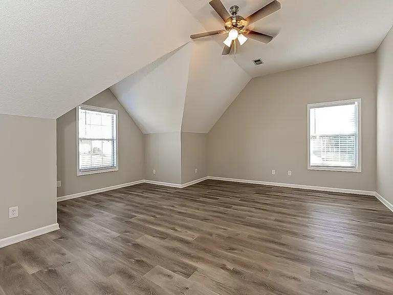 1603 Blossom Dr — Photo 8