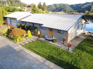 1144 Winchester Ave, Reedsport, OR 97467