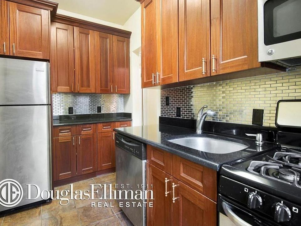 1st image of 414 W 44th St APT 3F