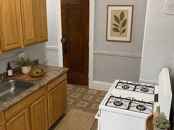 5th image of 12228 Clifton Blvd APT 2