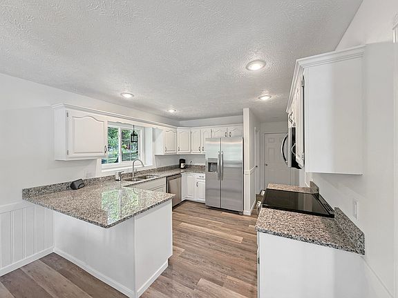 5th image of 113 Hidden Valley Drive