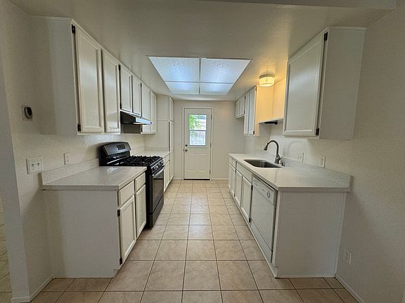 5th image of 105 S Grandview Ave APT B