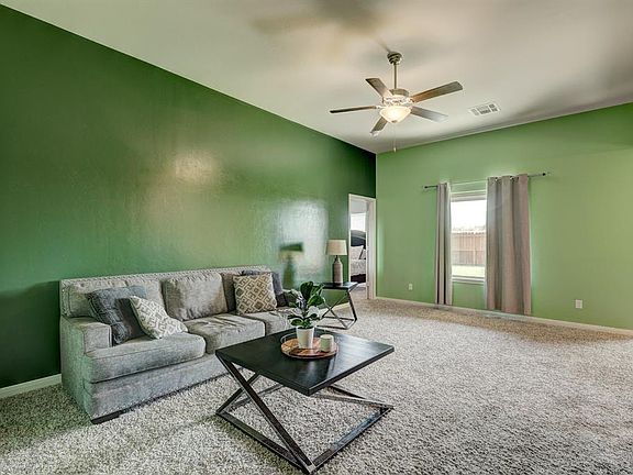 5th image of 613 Saint James Pl