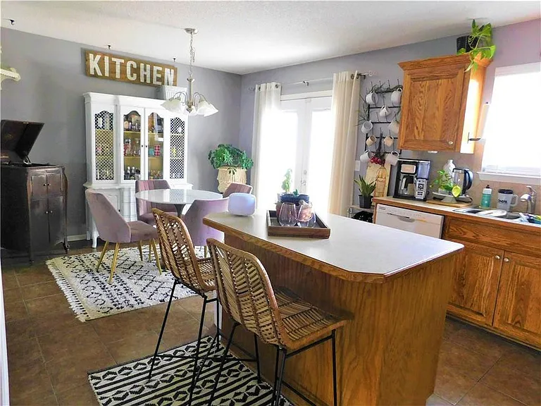 1501 Stoneybrooke Dr — Photo 8