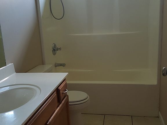 5th image of 552 Rose Cottage Cir