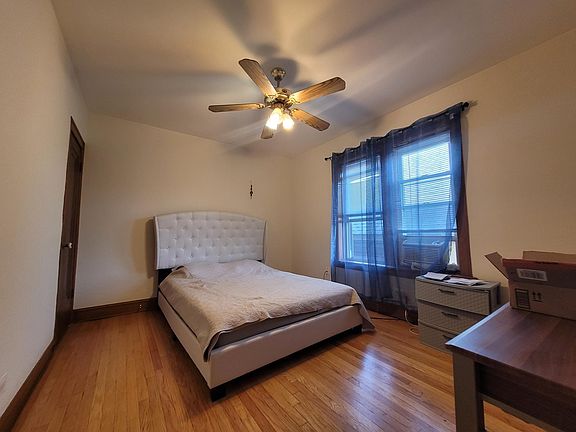 4th image of 1724 W Ainslie St #2