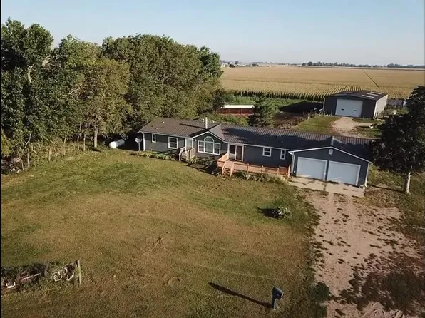 1417 Lone Tree Rd, Central City, NE 68826