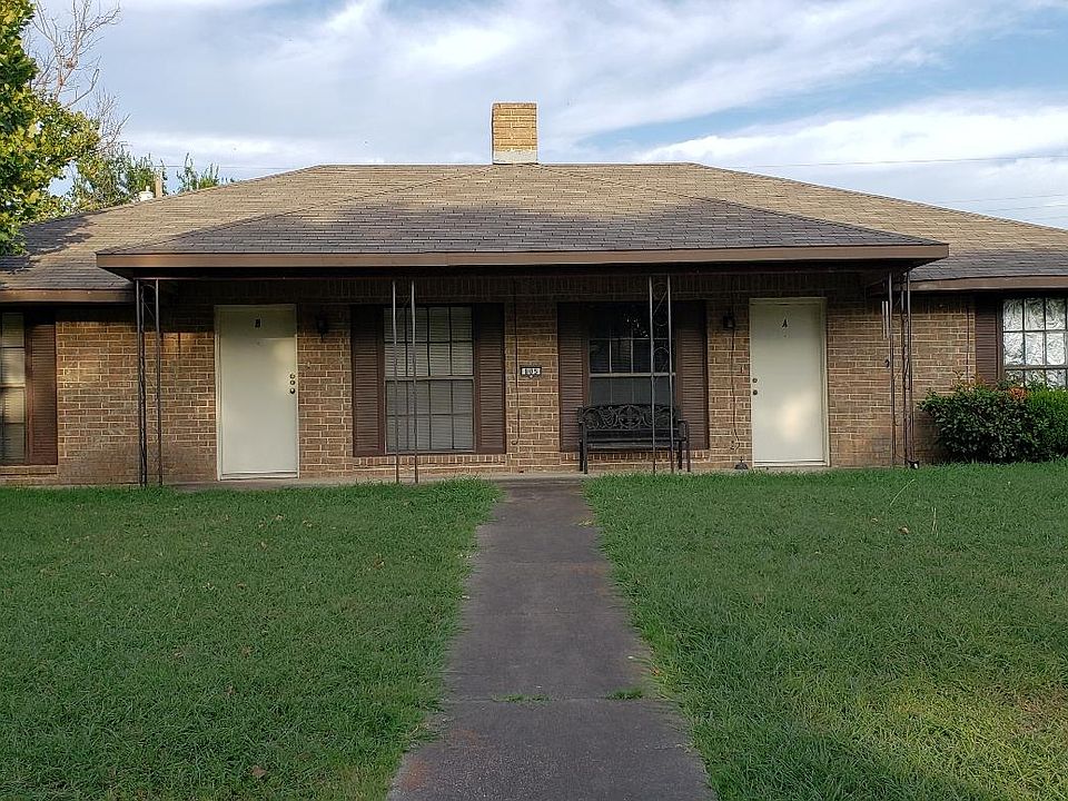1st image of 805 Lexington Dr #B