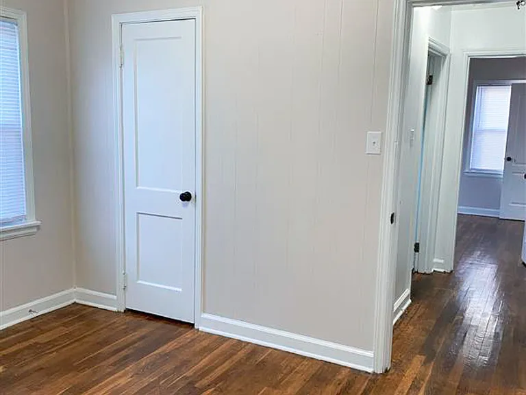 2415 Linden Ave — Photo 43