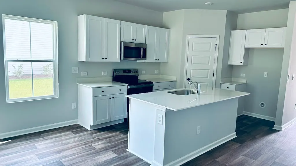 4 bed, 1965 sqft, $1,900 — Photo 3