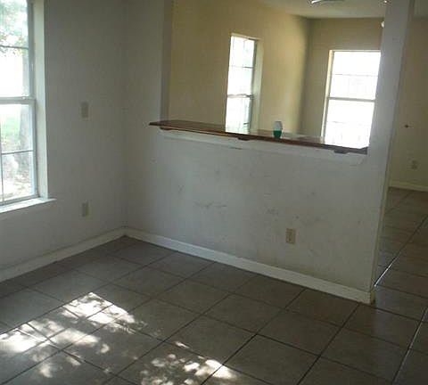 2nd image of 215 E Craven Ave