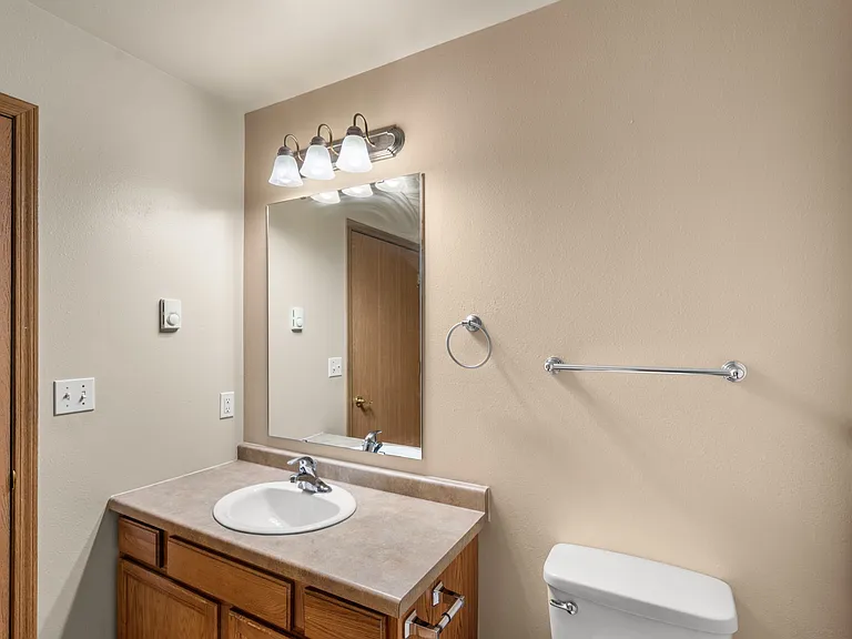 1508 Spruce Dr NE — Photo 12