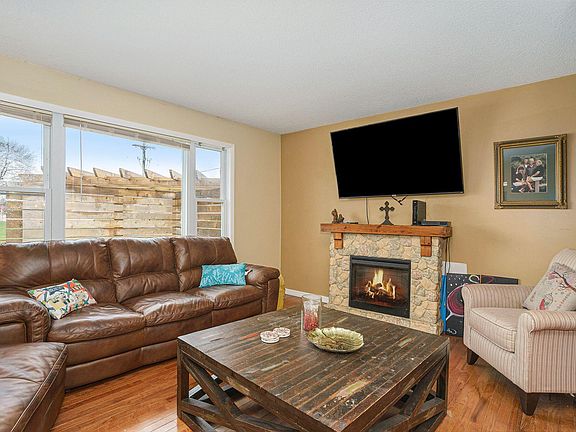 3rd image of 501 Elkenburg St