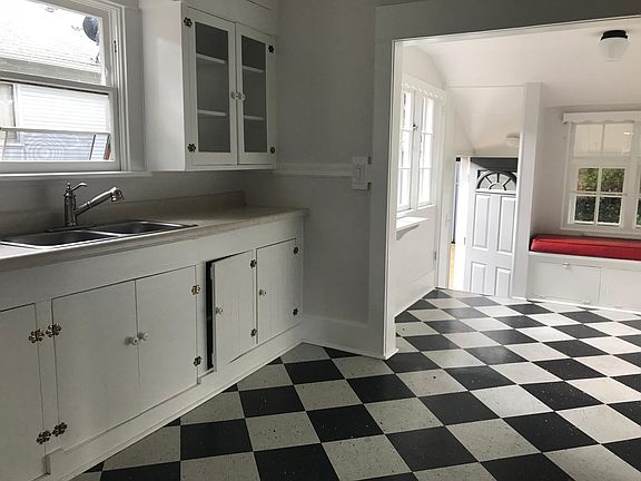kitchen looking SW