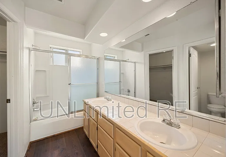 3285 N Hedgewood Dr #B — Photo 15
