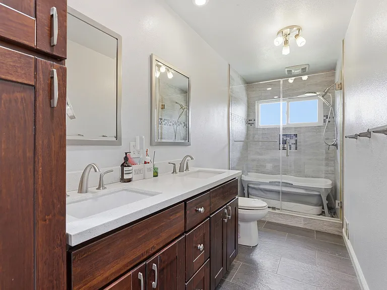 9425 Alcosta Blvd — Photo 5