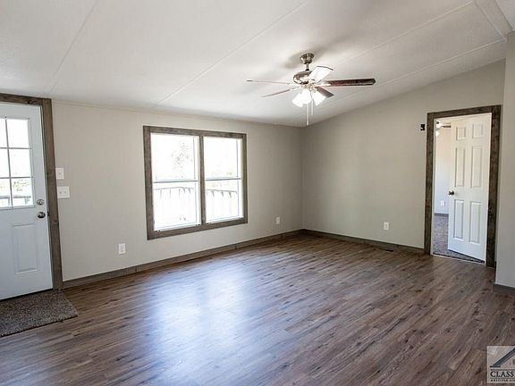 4th image of 164 Country Ln