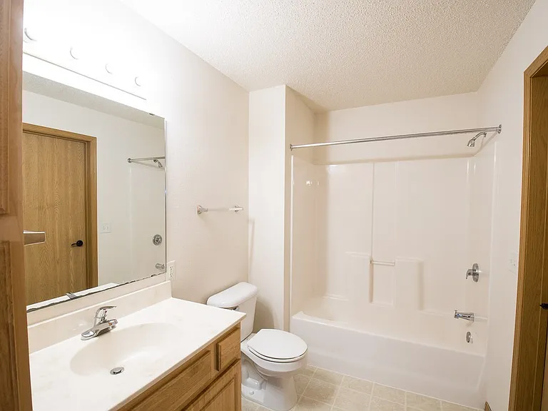 Pheasant Run Apartments — Photo 12