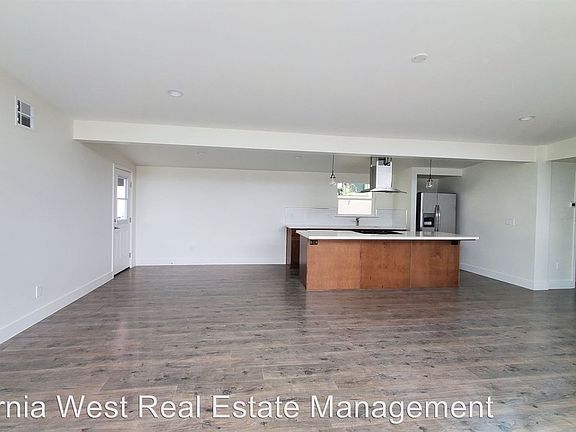 4th image of 151 Orange Dr