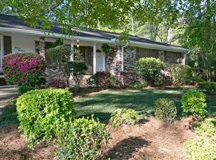 1100 Vonda Ln, Forest Park, GA