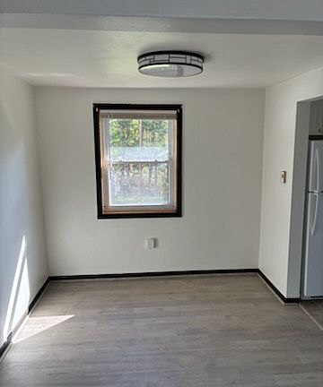 4th image of 245 Laurel Dr APT 3