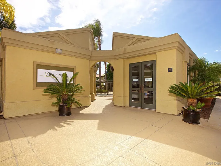 7405 Charmant Dr #2423 — Photo 36