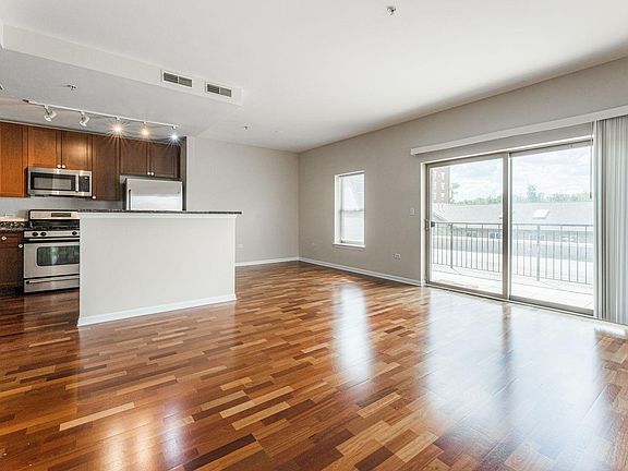 3rd image of 1650 Riverwoods Dr #2006