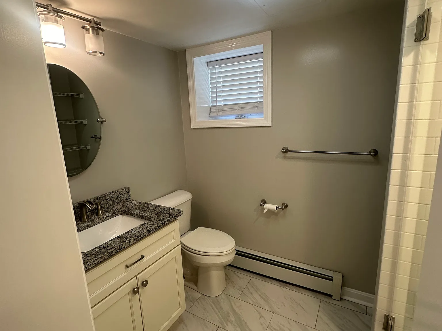 2 bed, 850 sqft, $2,400 — Photo 4
