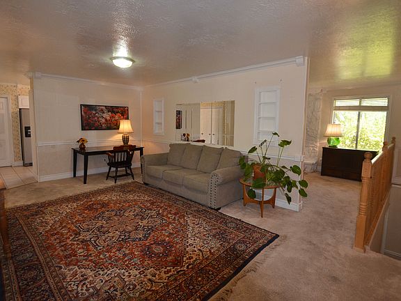 4th image of 768 Crestview Dr