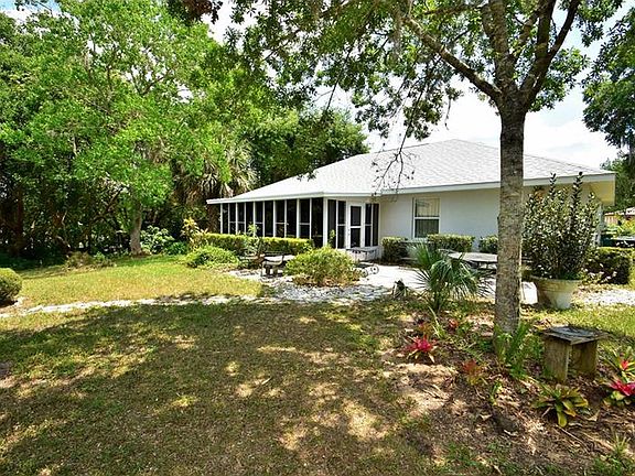 3rd image of 1002 Lantana Dr
