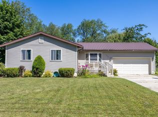 1810 Shadyside Dr, Cadillac, MI 49601