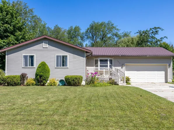 1810 Shadyside Dr, Cadillac, MI 49601